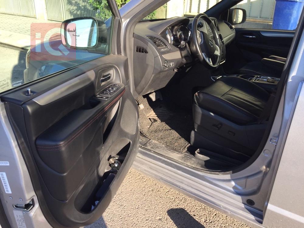 Dodge Caravan